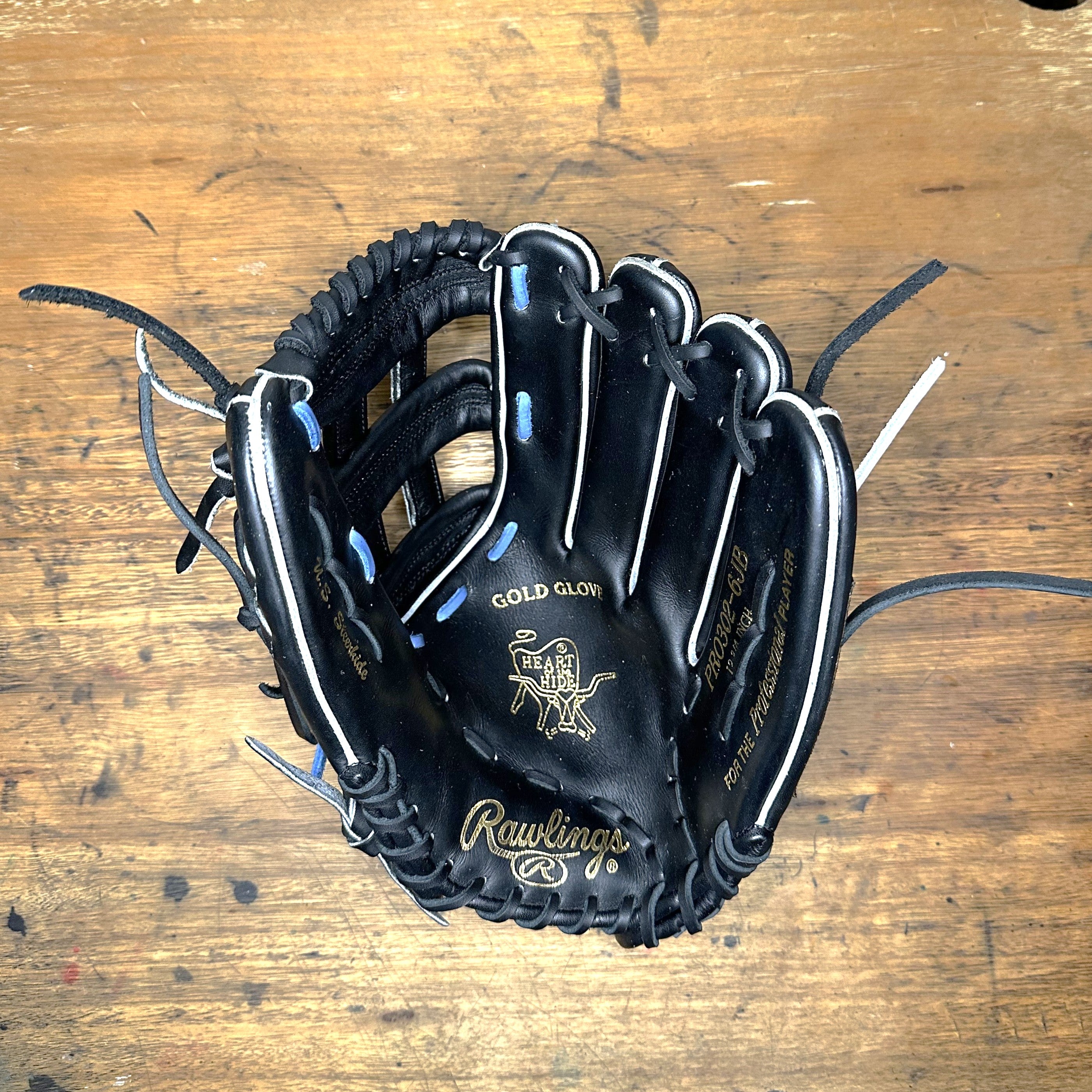 The Cosmic Rawlings Heart of the Hide PRO302-6JB